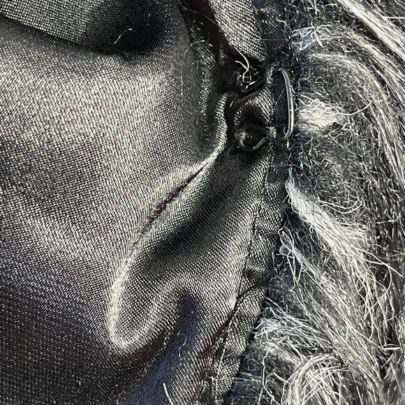 WD NY Faux Fur Lightly Lined Vest Sz L - Picture 8 of 11